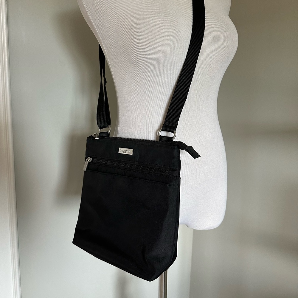 Black Baggalini Pocket Crossbody